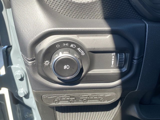 New 2025 Jeep Wrangler Unlimited Rubicon w/ Technology Group image 26