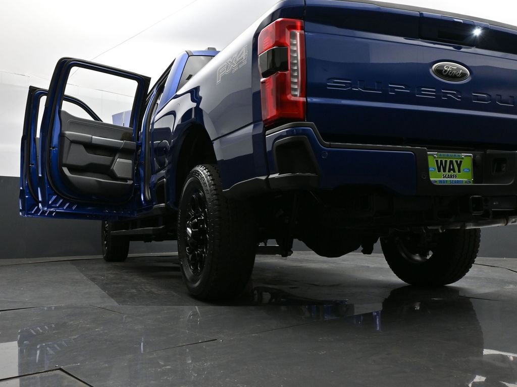 New 2026 Ford F350 Lariat w/ Black Appearance Package image 44