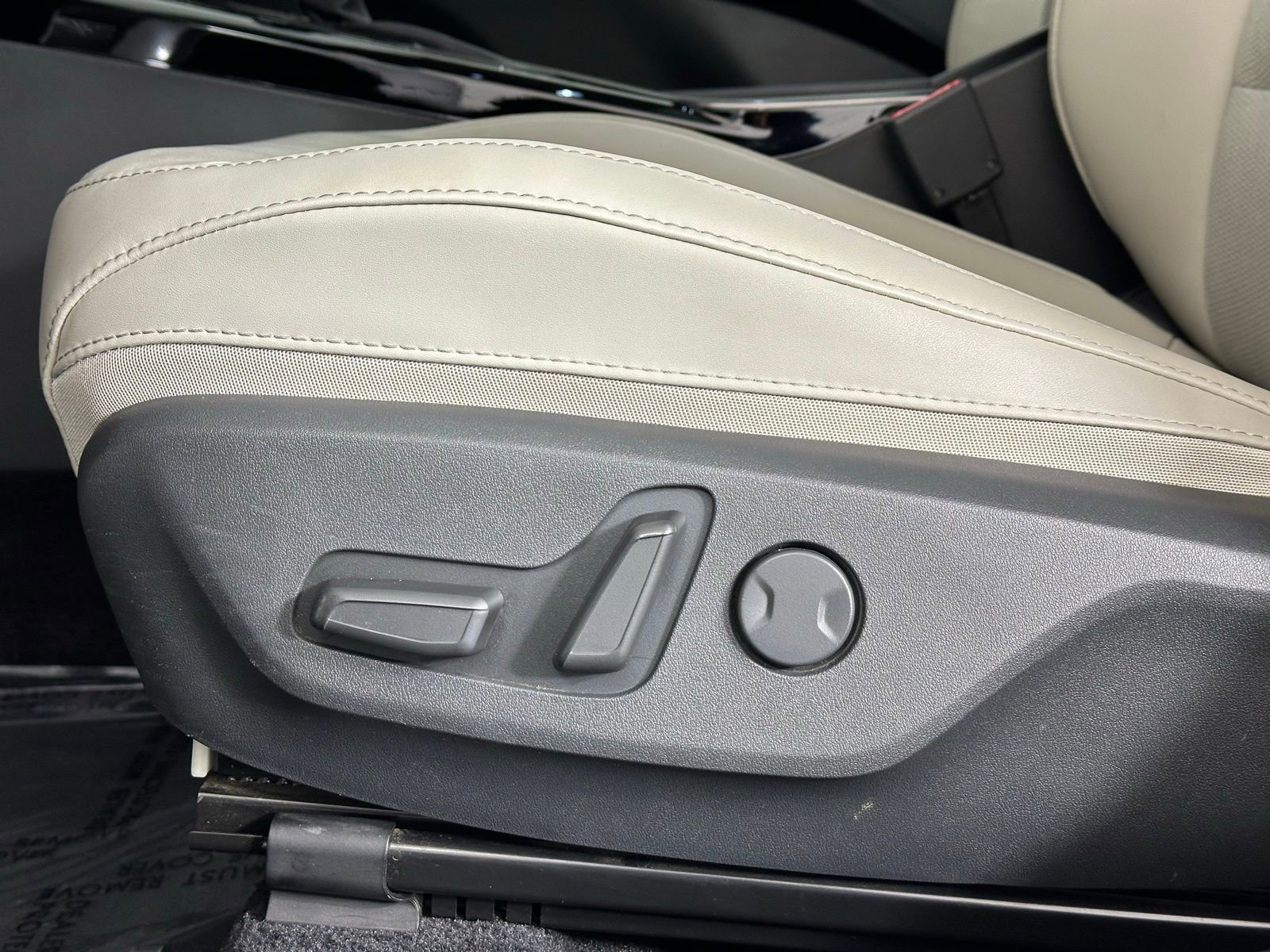 Used 2023 Kia Niro EX Touring image 7
