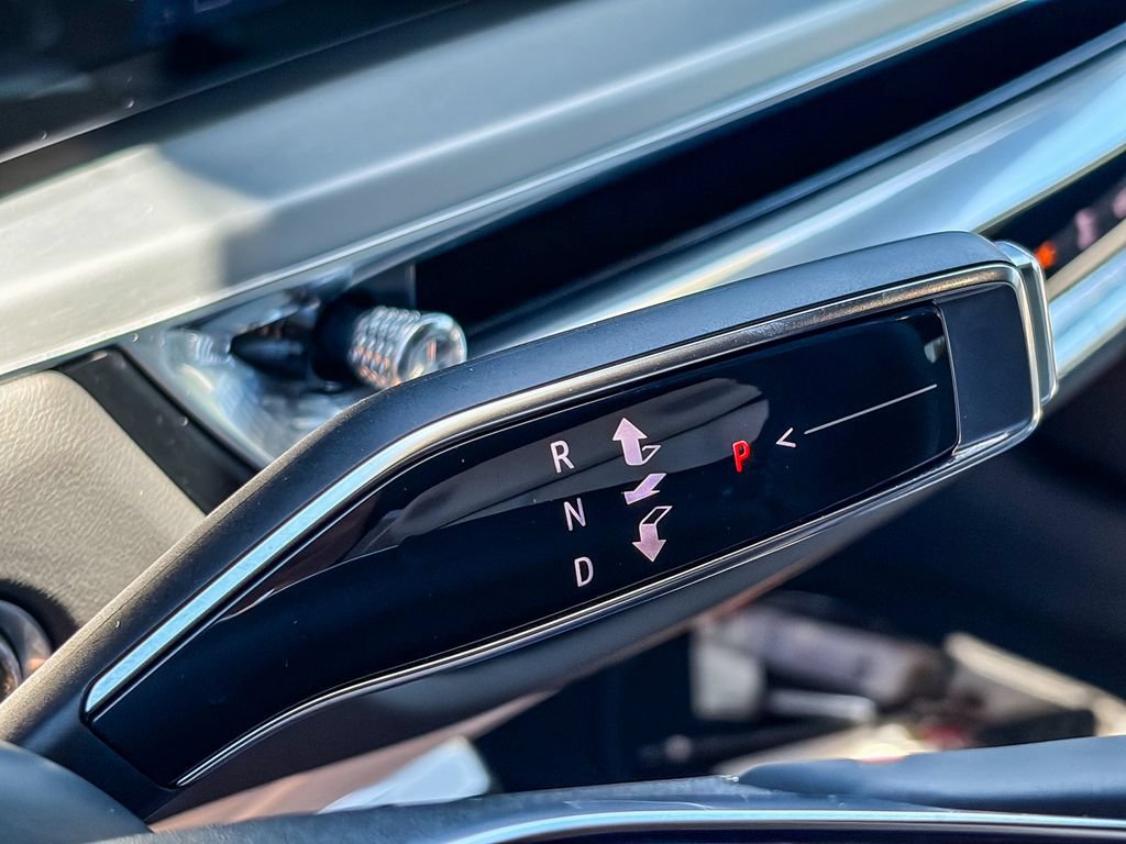 Certified 2024 Cadillac Lyriq Luxury AWD/4WD image 34