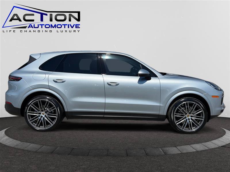 Used 2023 Porsche Cayenne AWD/4WD image 9