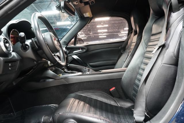 Used 2018 FIAT 124 Spider Abarth w/ Convenience Group RWD image 10