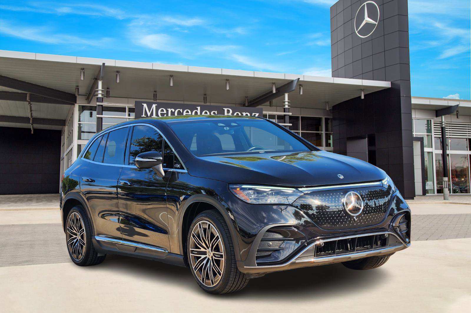 Used 2023 Mercedes-Benz EQE 350+ SUV image 2