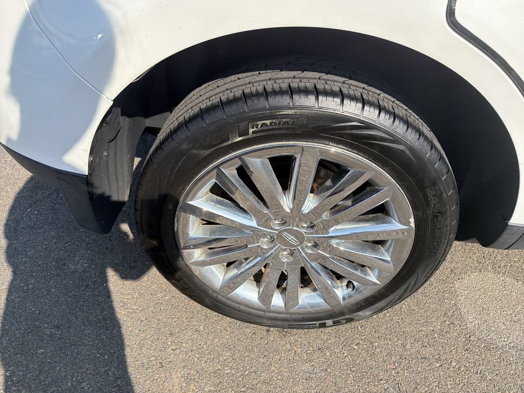Used 2014 Lincoln MKX AWD w/ Equipment Group 102A image 32