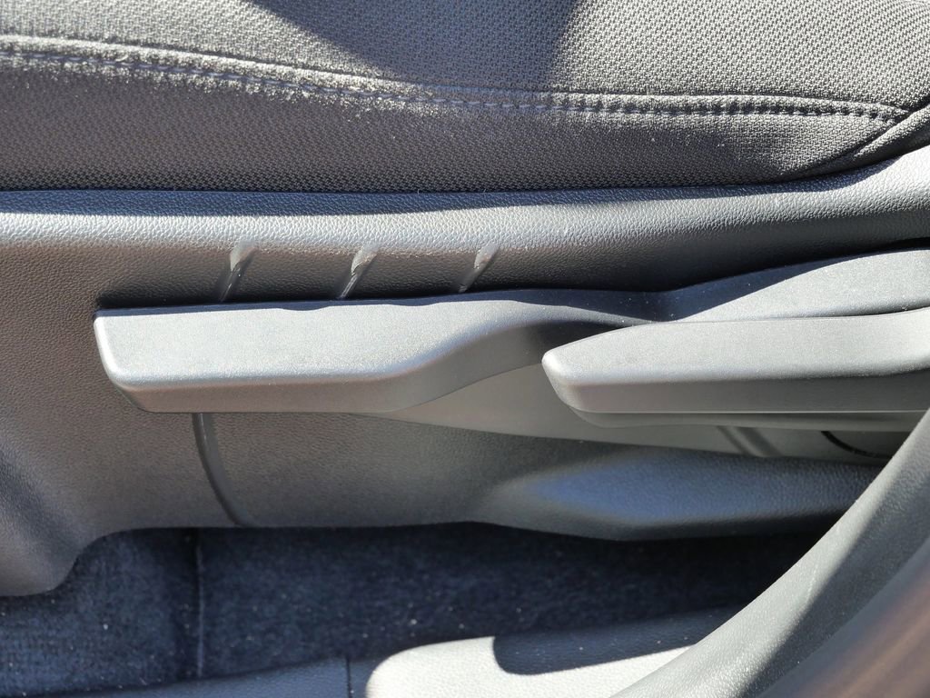 Used 2025 GMC Terrain Elevation image 34