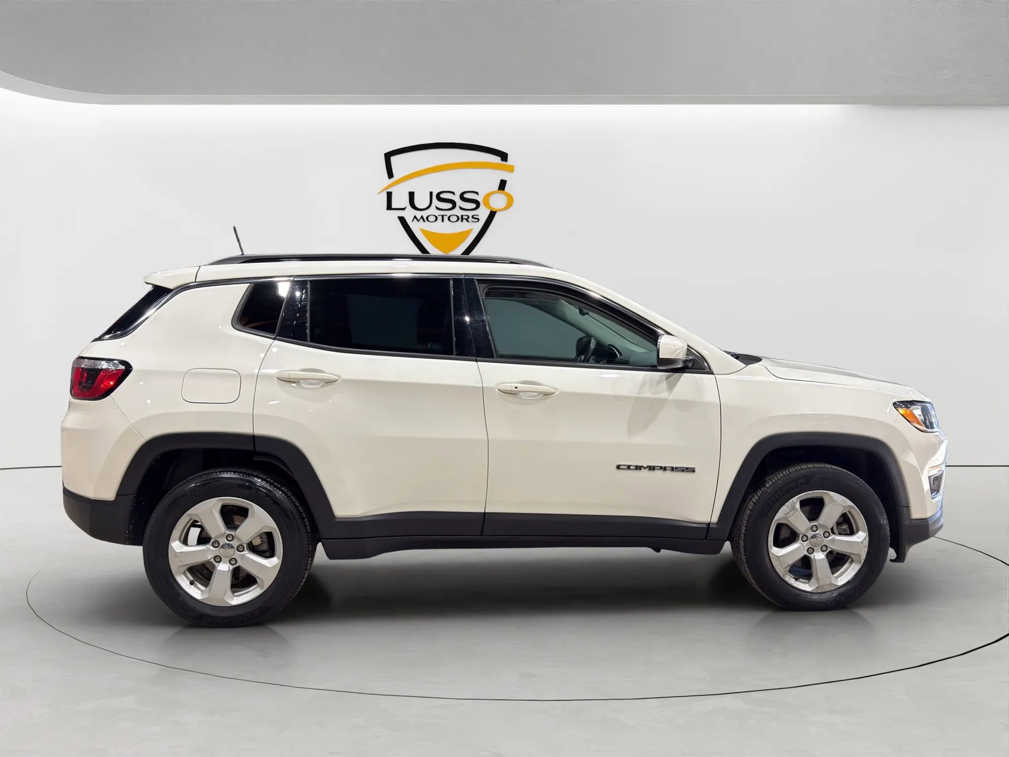 Used 2019 Jeep Compass Latitude image 5