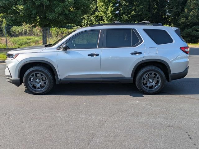 Used 2025 Honda Pilot TrailSport image 7