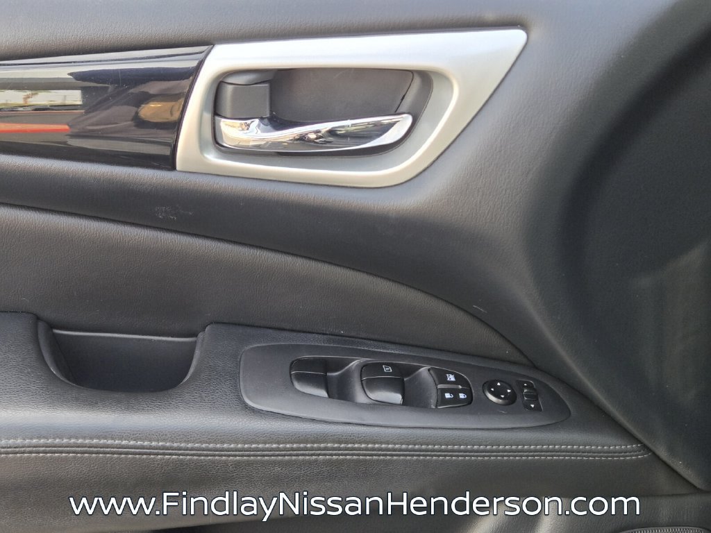Used 2018 Nissan Pathfinder S FWD image 21