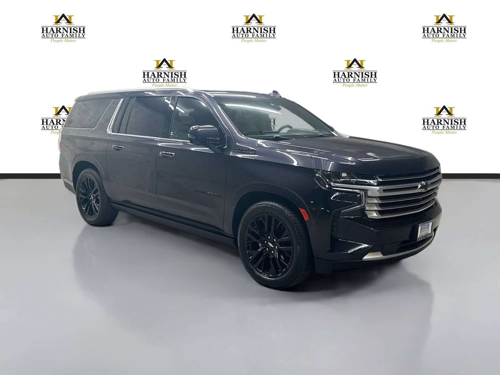 Used 2024 Chevrolet Suburban High Country w/ Advanced Technology Package AWD/4WD image 3