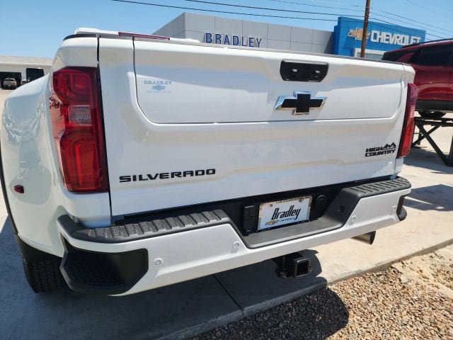 New 2026 Chevrolet Silverado 3500 High Country w/ Technology Package AWD/4WD image 19