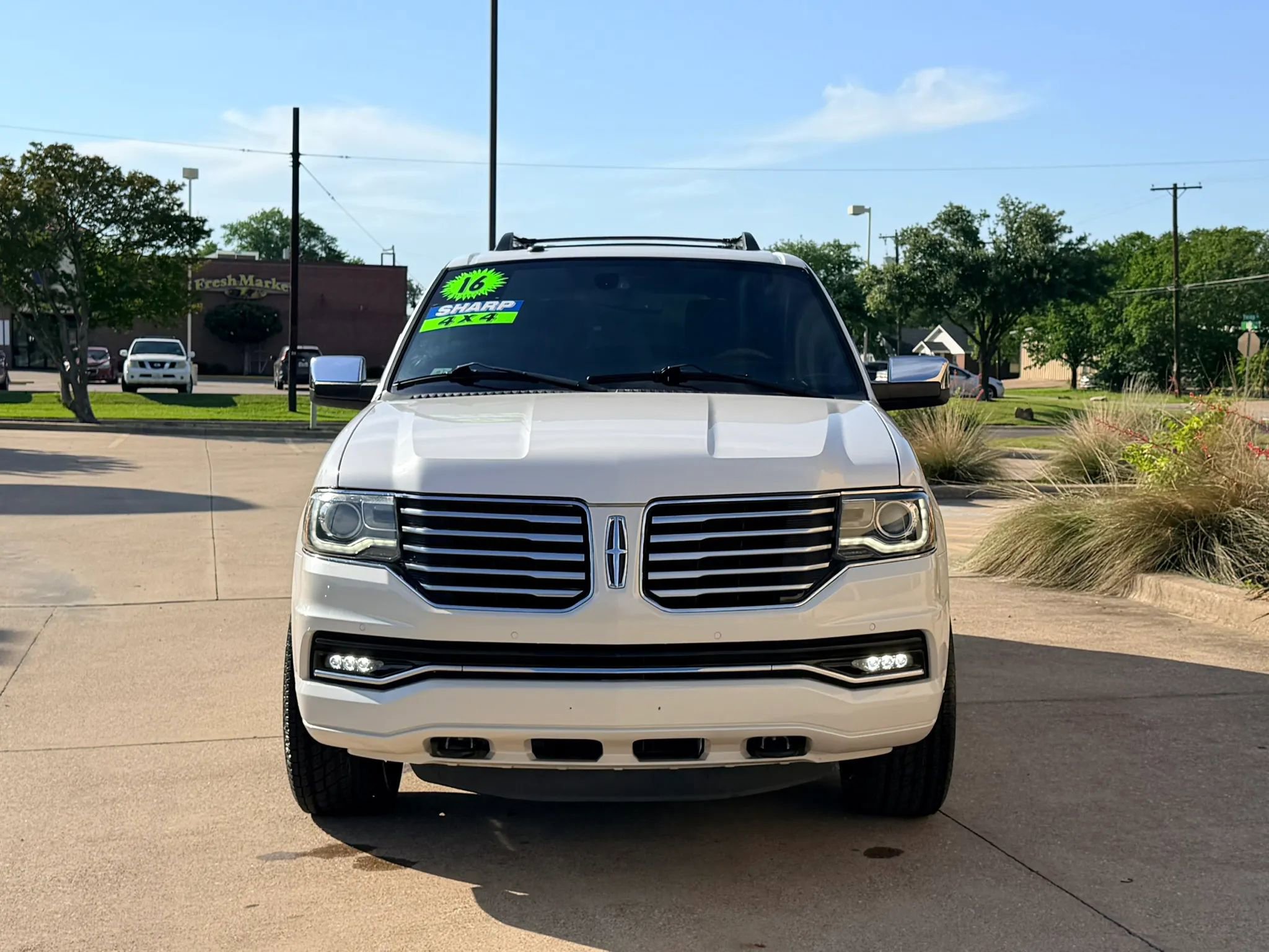 Used 2016 Lincoln Navigator Select AWD/4WD image 8
