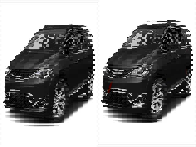 Used 2017 Chrysler Pacifica Touring-L w/ Tire & Wheel Group image 1