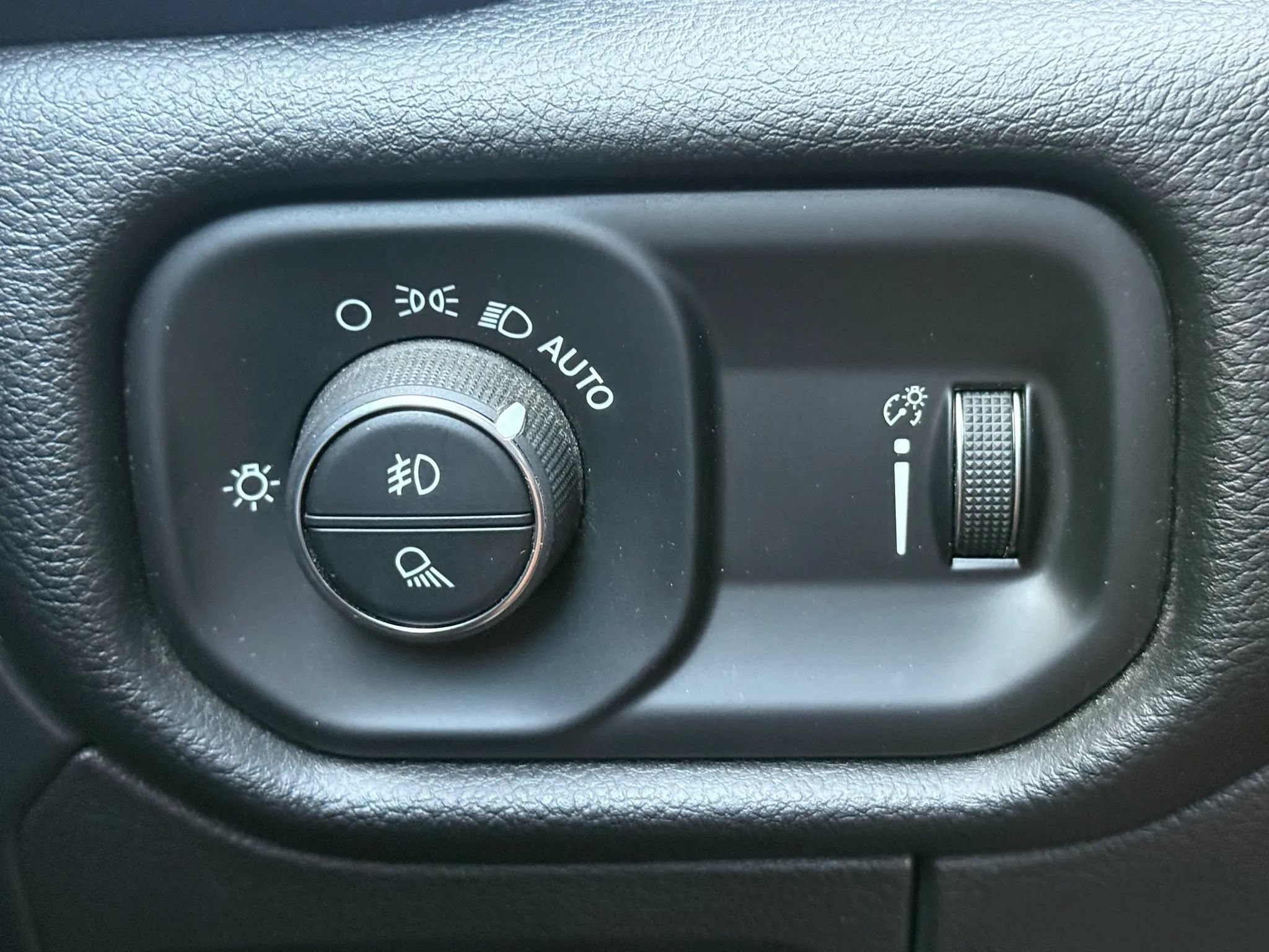 Used 2021 RAM 1500 Big Horn AWD/4WD image 25