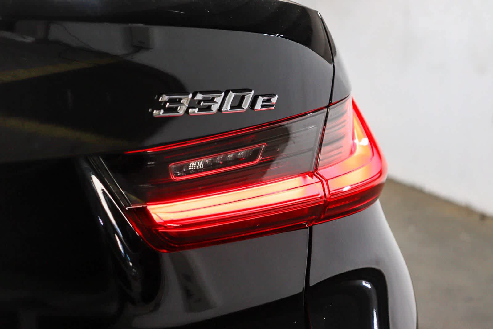 Used 2022 BMW 330e RWD image 11