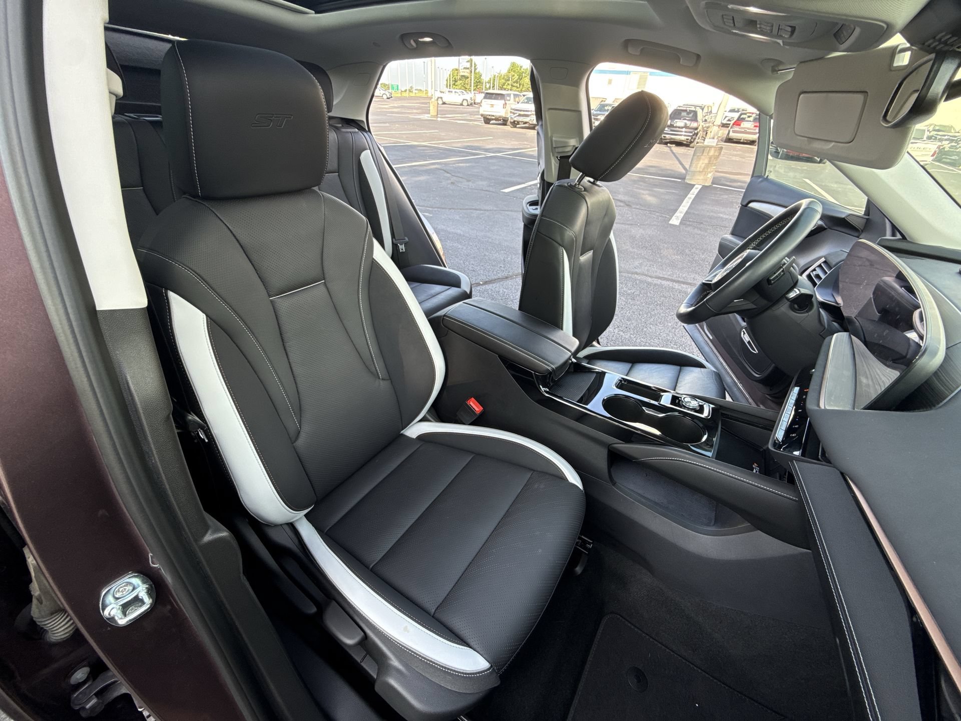 Used 2024 Buick Envision Sport Touring AWD/4WD image 25