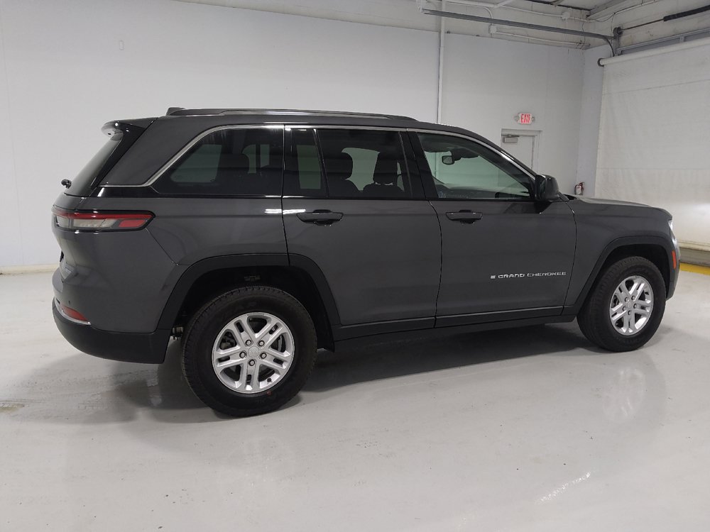 Used 2023 Jeep Grand Cherokee Laredo w/ Luxury Tech Group I AWD/4WD image 10