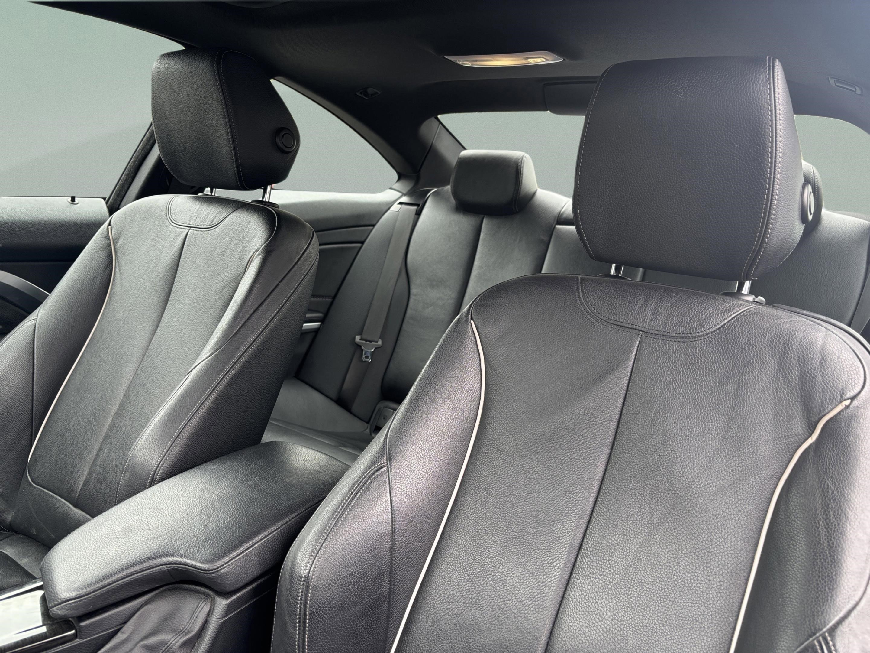 Used 2019 BMW 430i Coupe w/ Convenience Package image 16