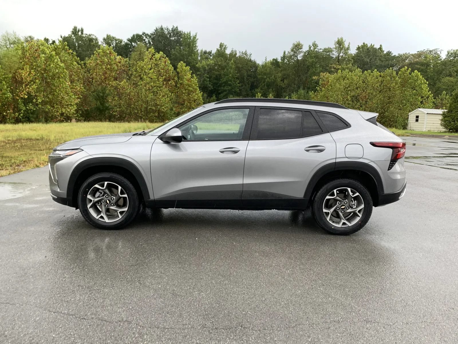 Used 2025 Chevrolet Trax LT FWD image 4