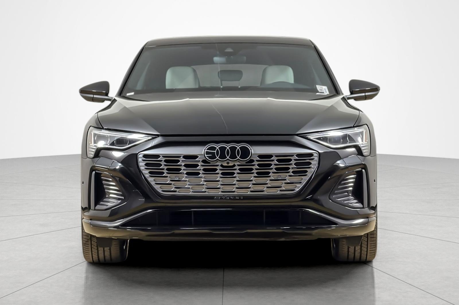 Used 2024 Audi Q8 e-tron Premium Plus w/ Premium Plus Package AWD/4WD image 8
