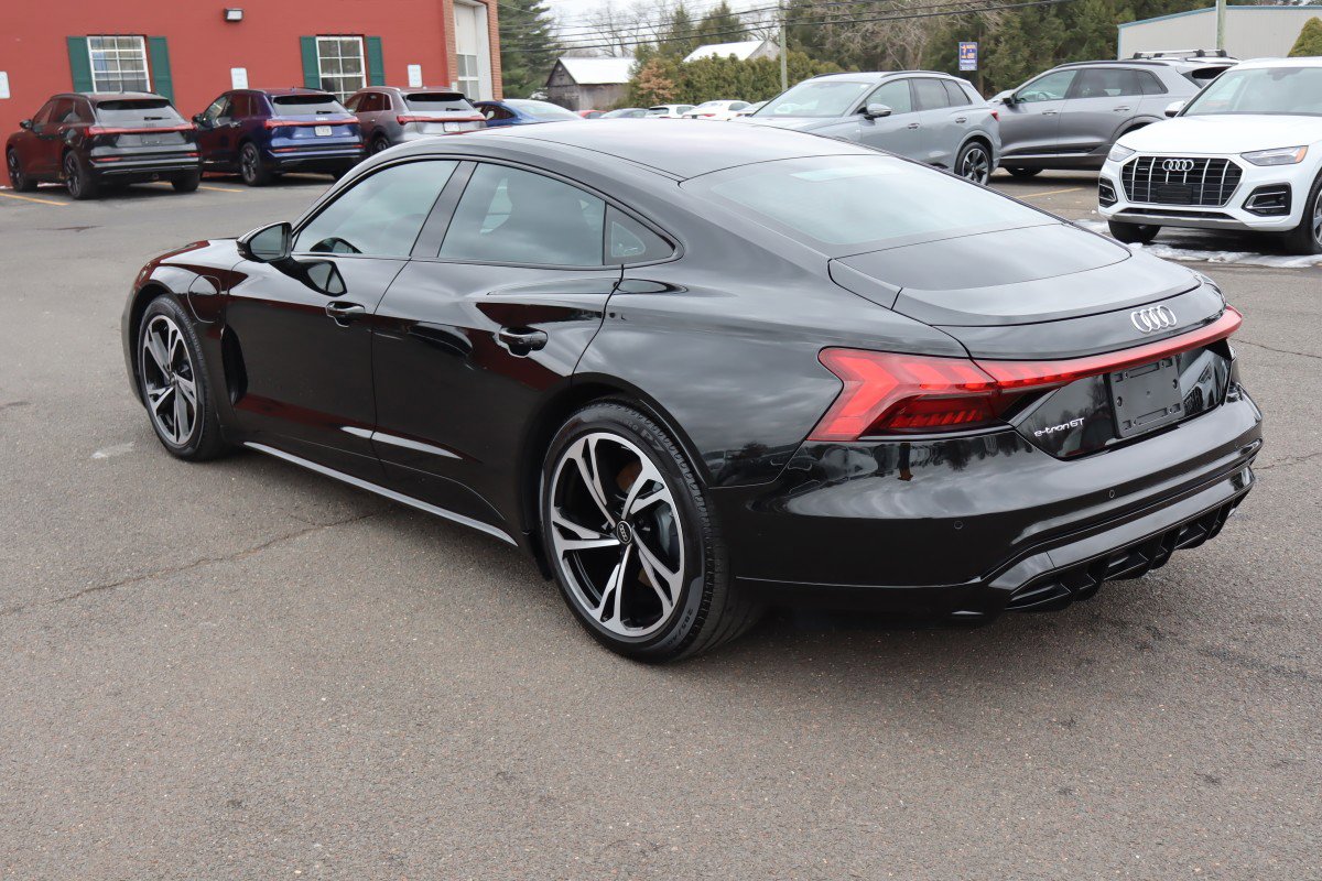 Used 2022 Audi e-tron GT Premium Plus w/ Performance Package image 7