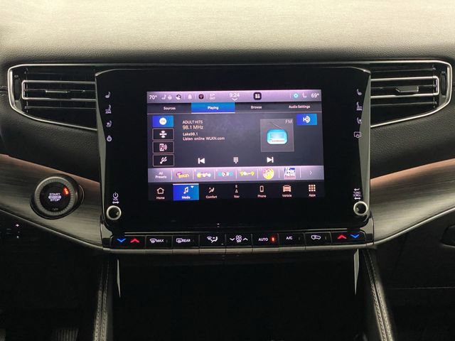 Used 2023 Jeep Wagoneer L Series III w/ Preferred Equipment Group image 8