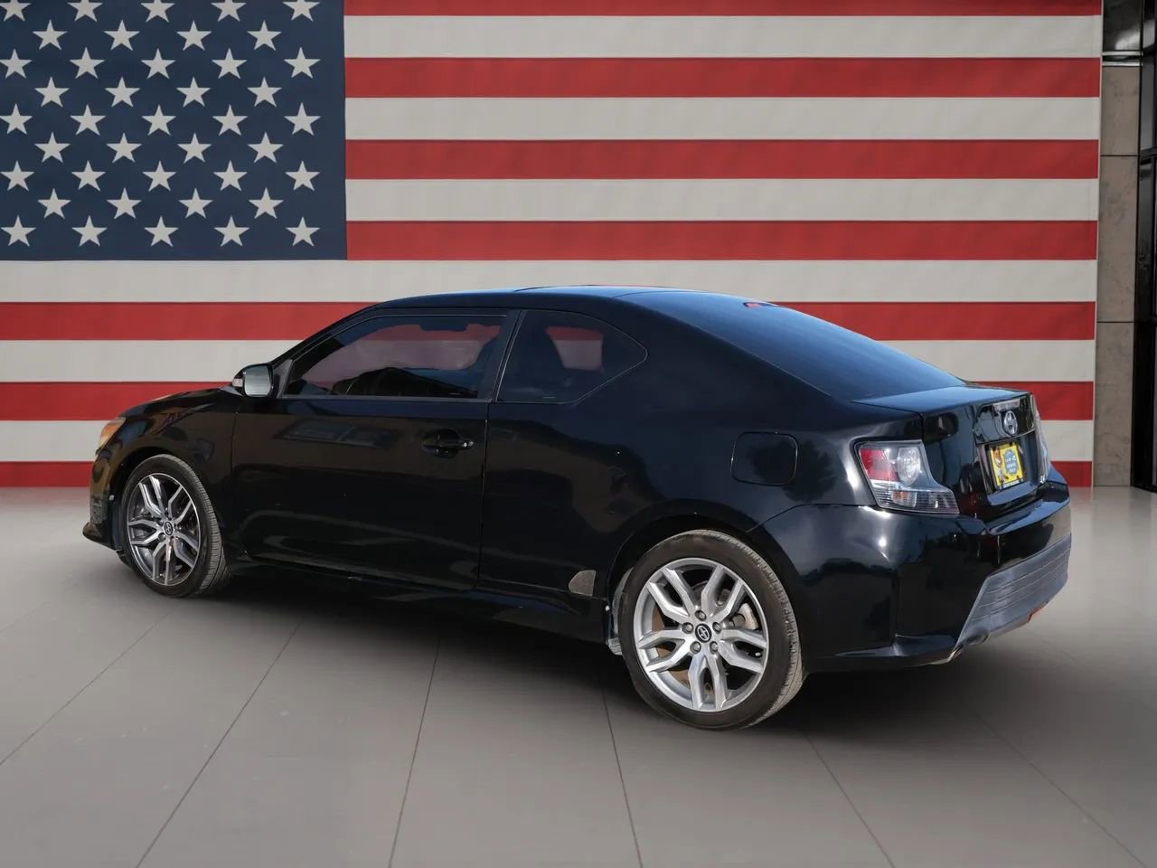 Used 2015 Scion tC image 4