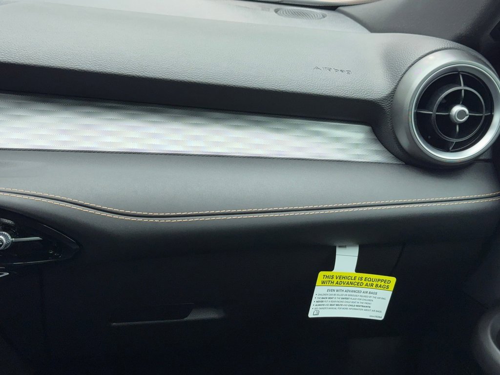 New 2025 Alfa Romeo Tonale w/ Premium Package image 18