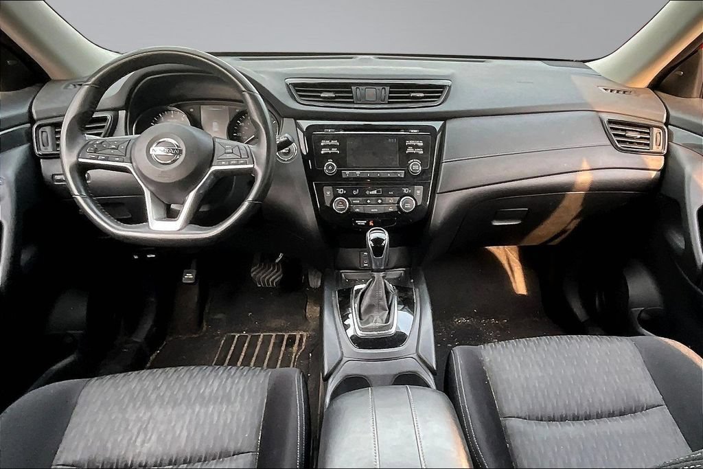 Used 2017 Nissan Rogue SV AWD/4WD image 7