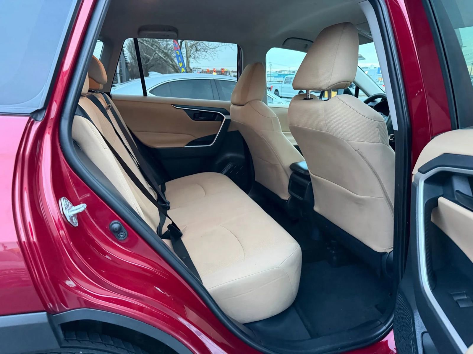 Used 2019 Toyota RAV4 LE image 8