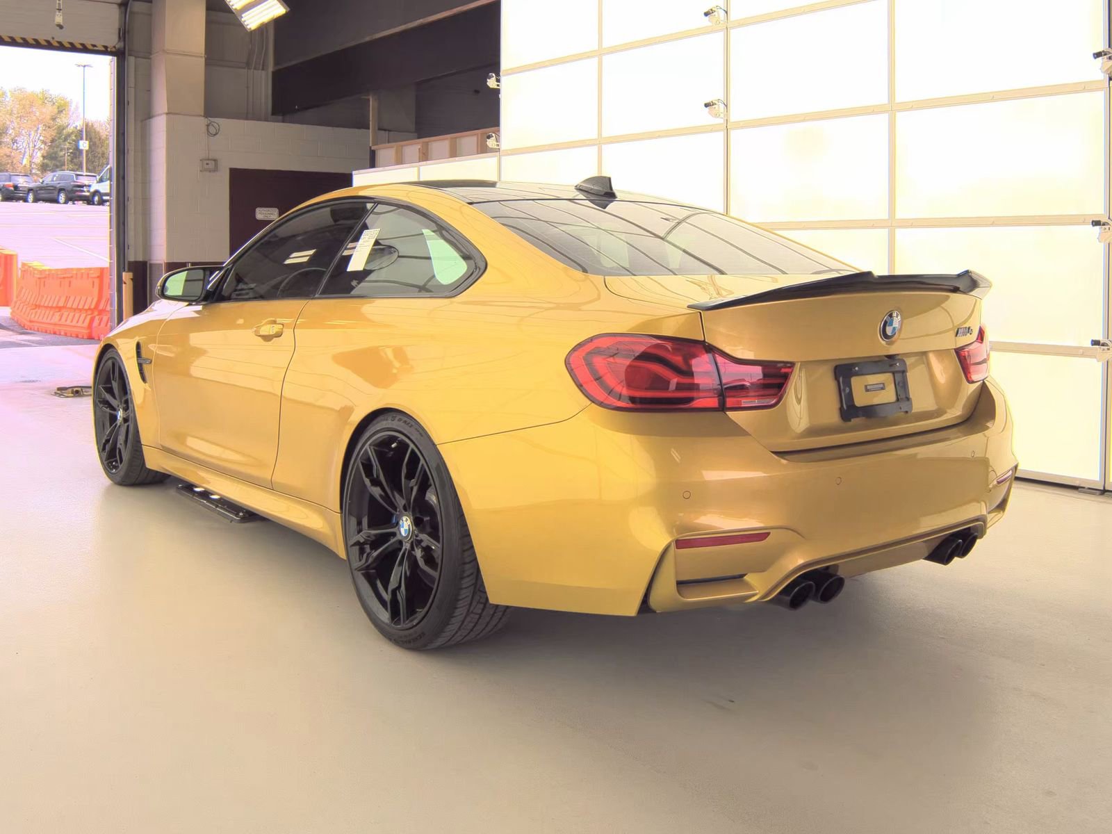 Used 2019 BMW M4 Coupe w/ Competition Package RWD image 11