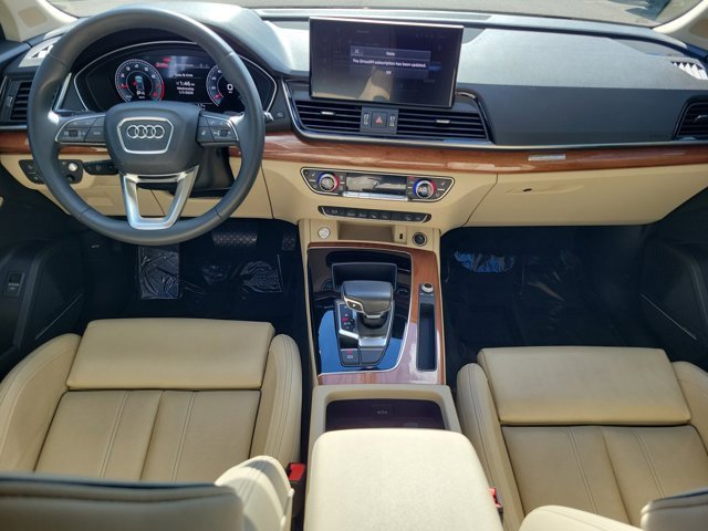Used 2021 Audi Q5 Prestige w/ Prestige Package image 2