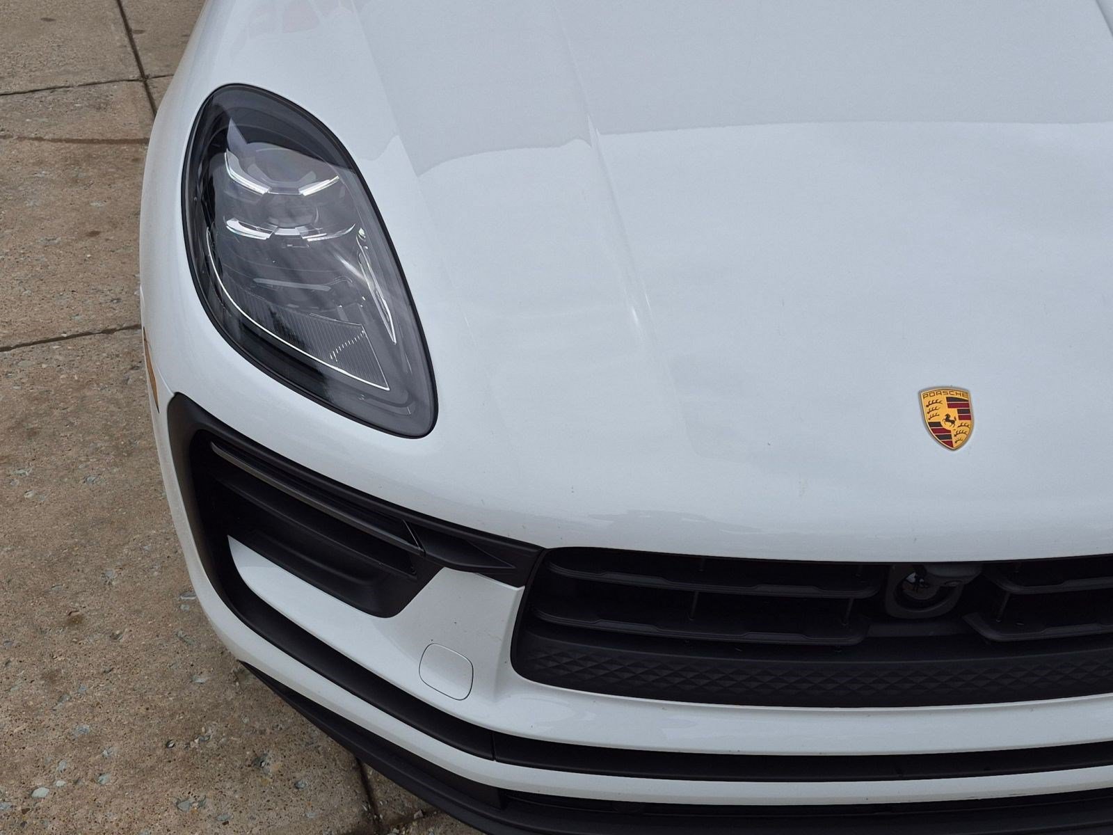 Certified 2026 Porsche Macan AWD/4WD image 12