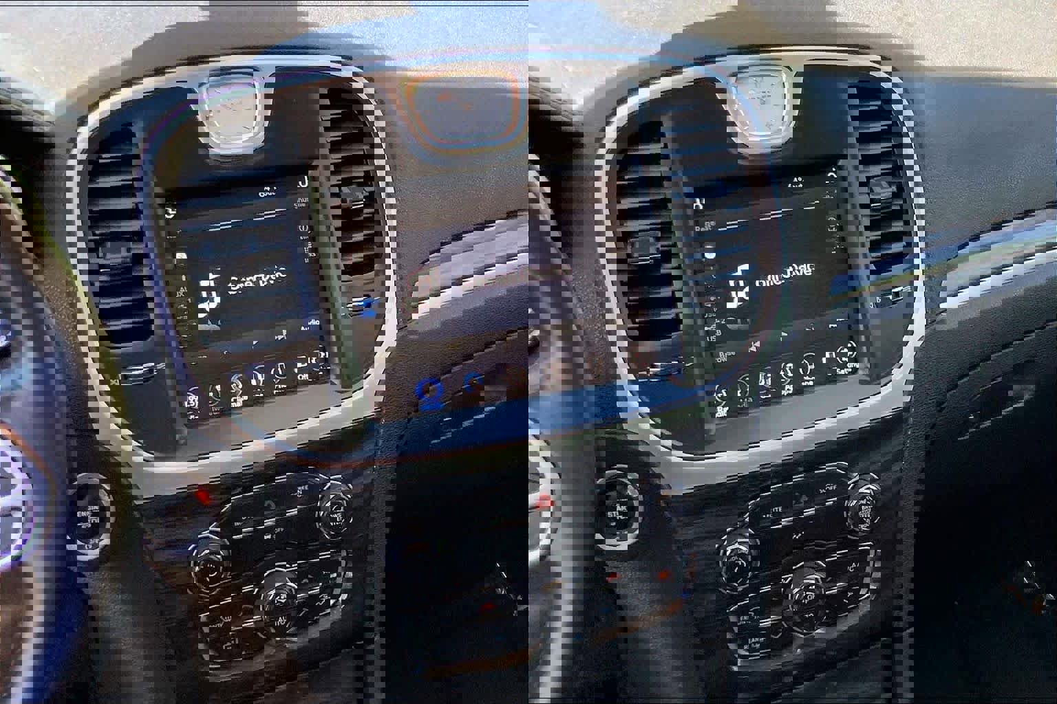 Used 2019 Chrysler 300 Touring w/ Sport Appearance Package image 6