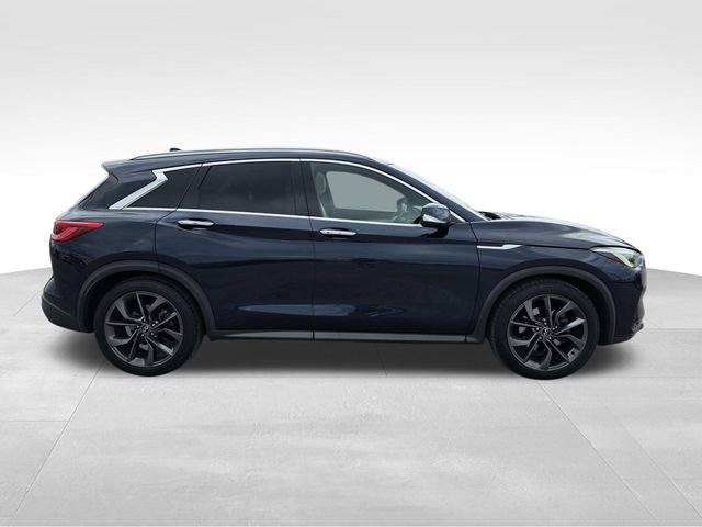 Used 2019 INFINITI QX50 Essential w/ Sensory Package AWD/4WD image 2