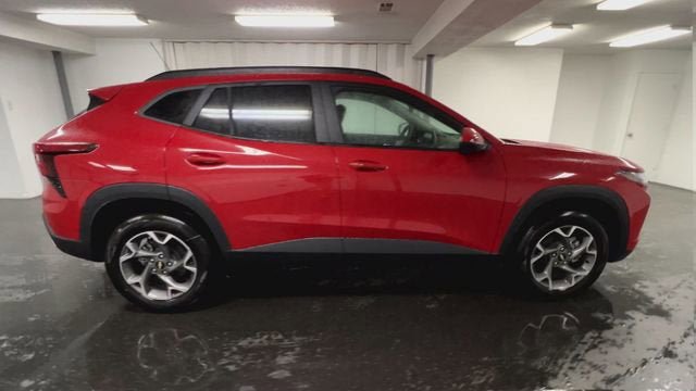New 2026 Chevrolet Trax LT w/ Driver Confidence Package image 9