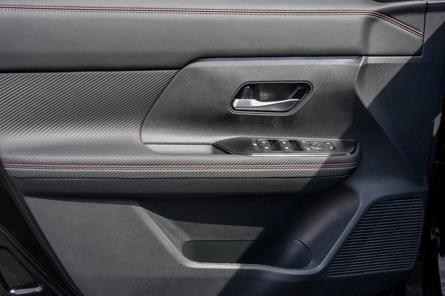 New 2026 Nissan Kicks SR image 21