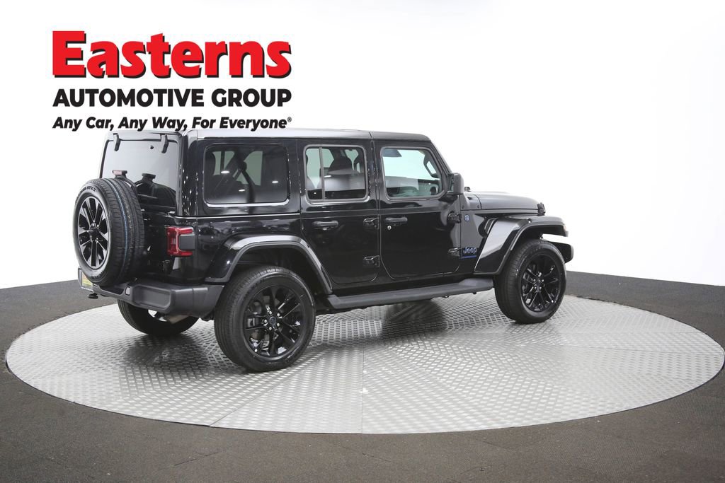 Used 2025 Jeep Wrangler Unlimited Sahara w/ Safety Group image 43