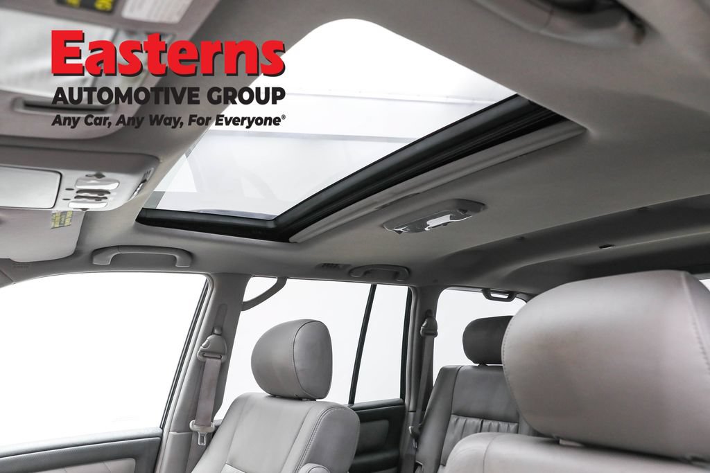 Used 2005 Toyota Land Cruiser AWD/4WD image 37
