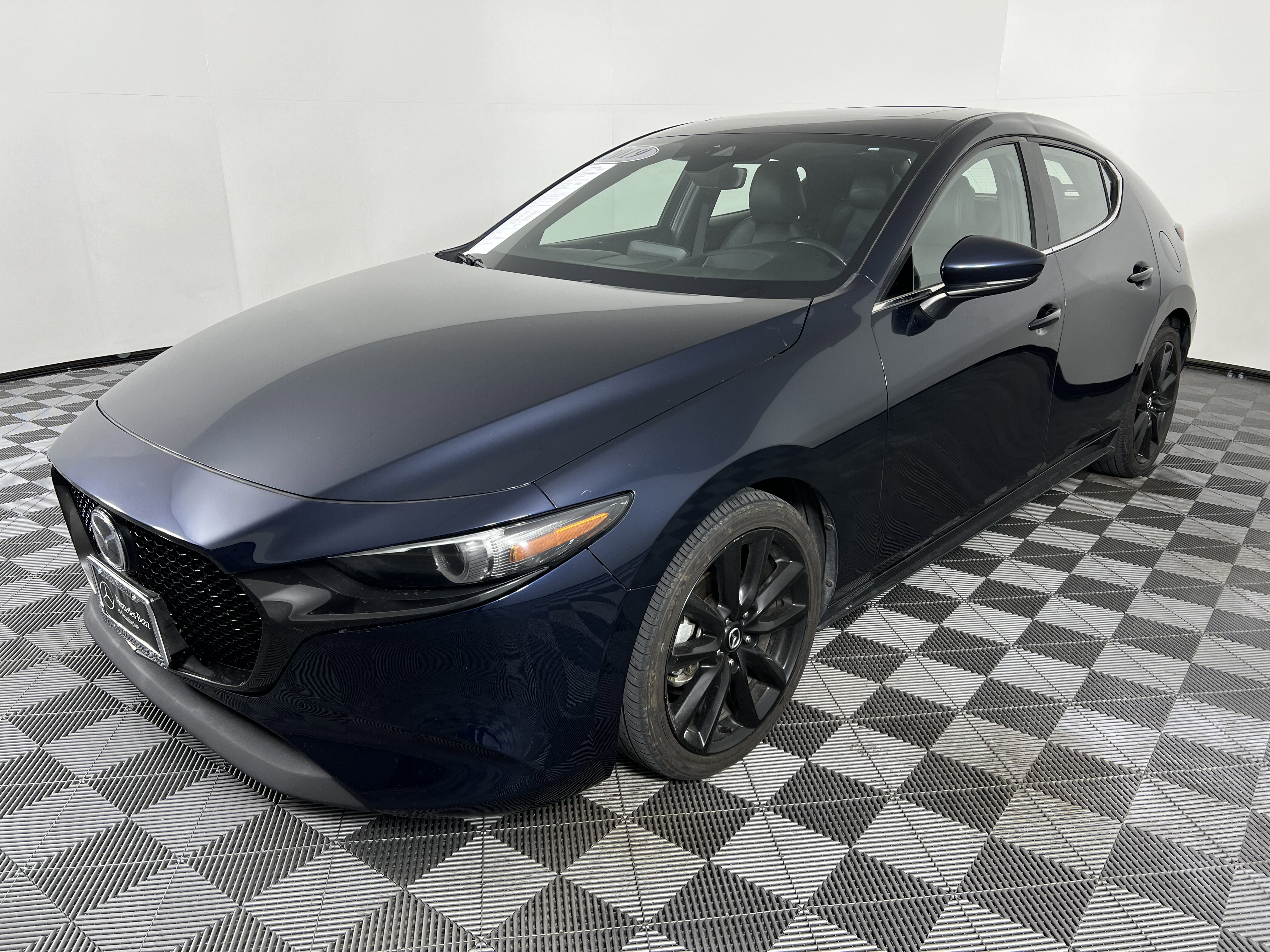 Used 2019 MAZDA MAZDA3 Hatchback w/ Premium Package image 7