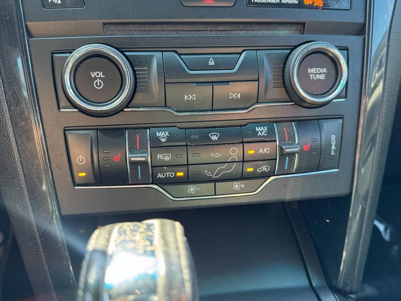 Used 2016 Ford Explorer XLT w/ Equipment Group 202A AWD/4WD image 19