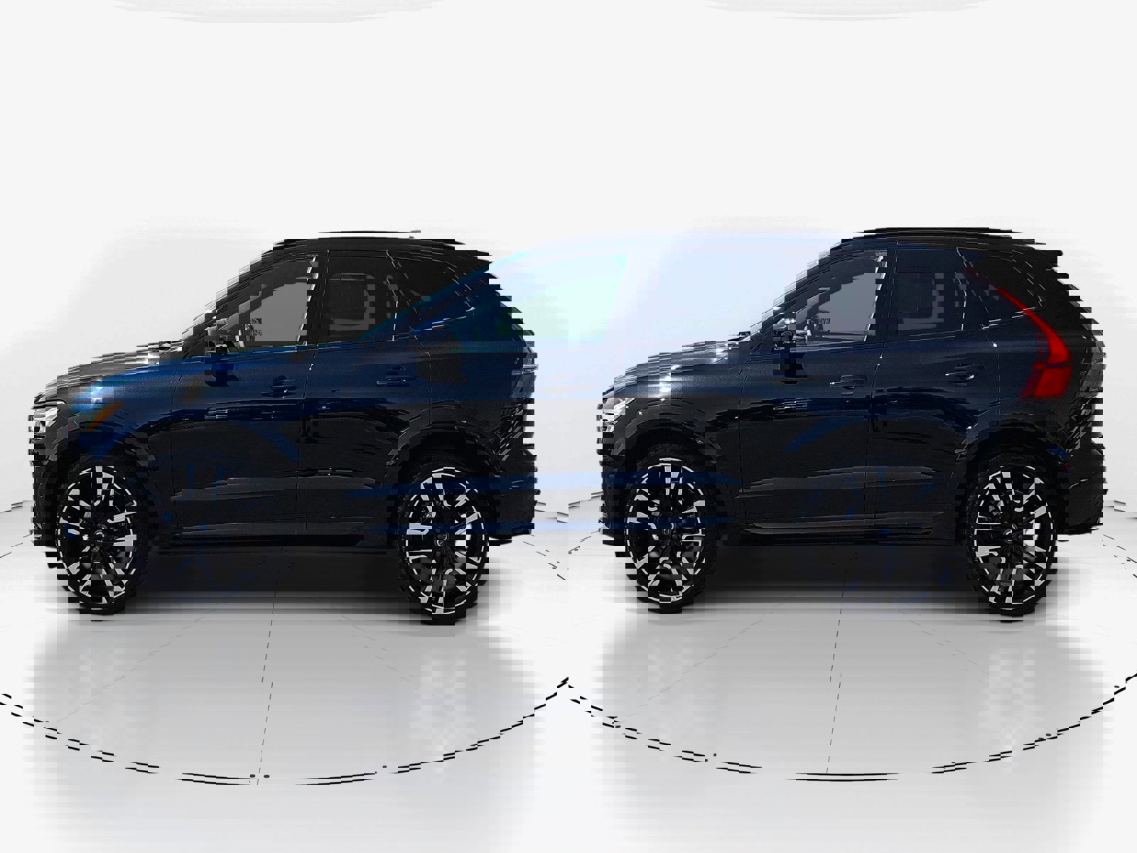 Used 2023 Volvo XC60 B5 Ultimate w/ Protection Package Premier FWD image 6