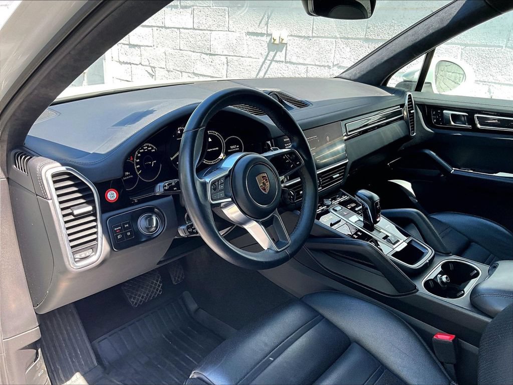 Certified 2023 Porsche Cayenne Platinum Edition AWD/4WD image 4
