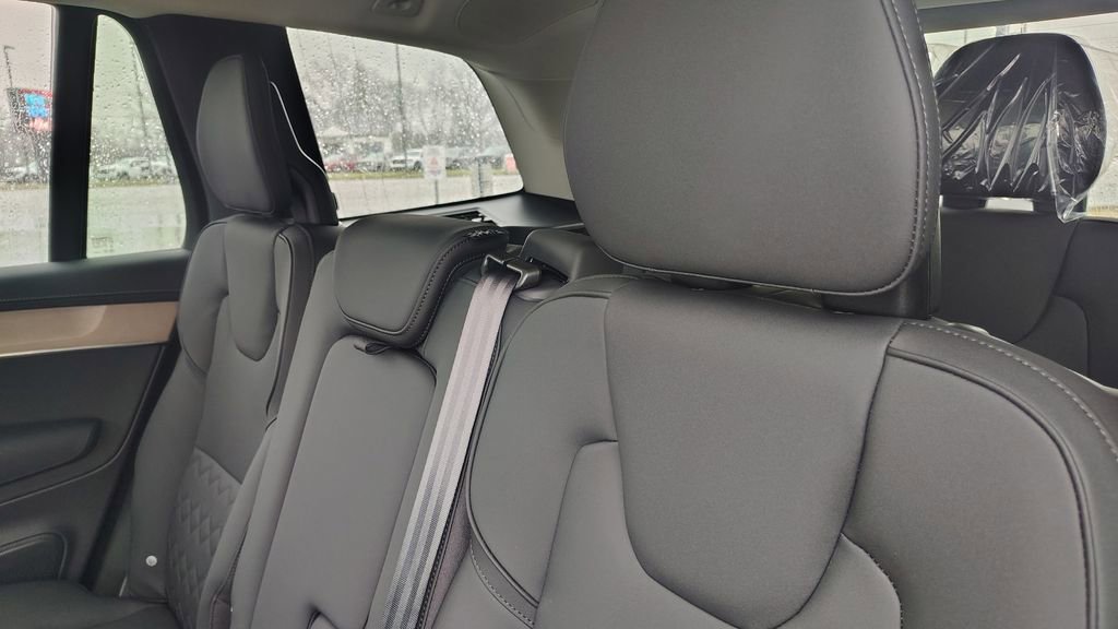 New 2026 Volvo XC90 T8 Plus w/ Protection Package Premier AWD/4WD image 29