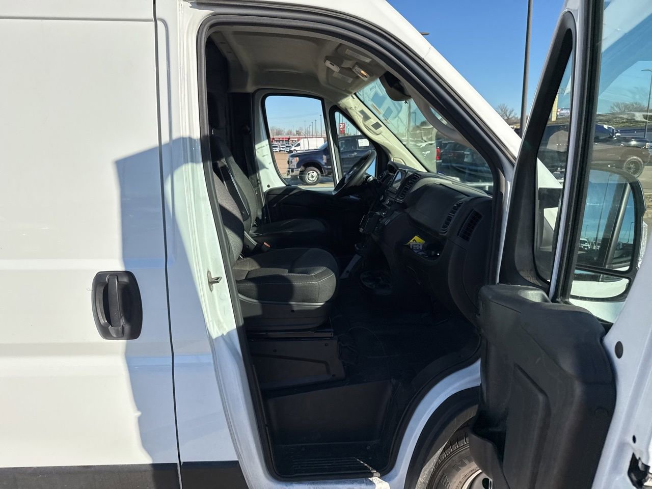 Used 2023 RAM ProMaster 2500 image 13