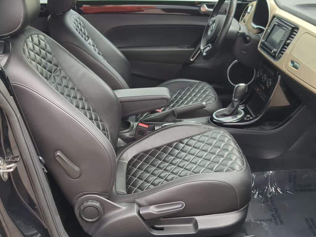 Used 2019 Volkswagen Beetle 2.0T Final Edition SEL FWD image 19