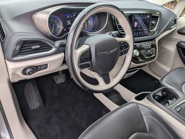 Used 2019 Chrysler Pacifica Limited w/ Advanced Safetytec Group image 7
