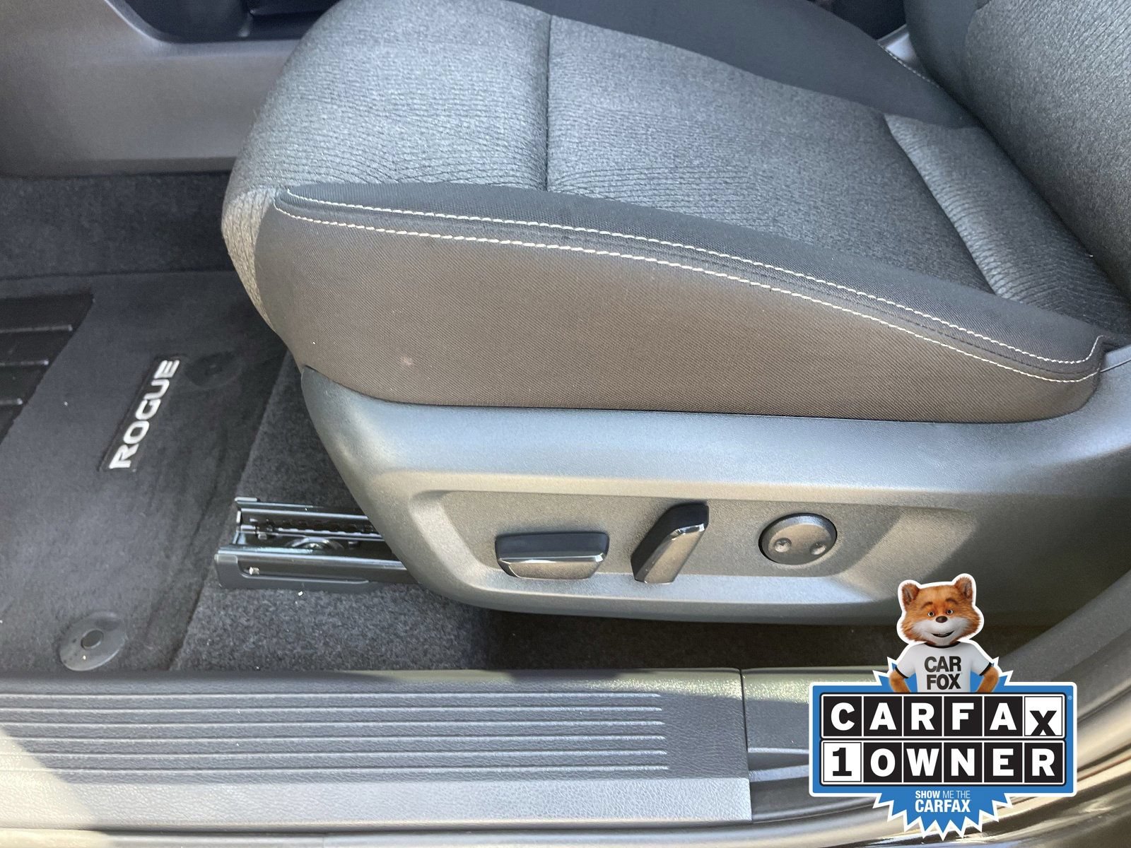 Certified 2025 Nissan Rogue SV FWD image 21