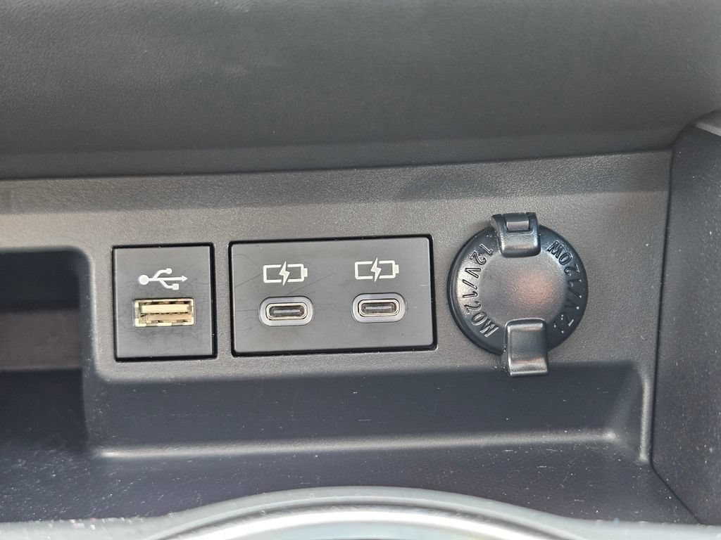 Used 2023 Toyota Highlander XLE FWD image 22
