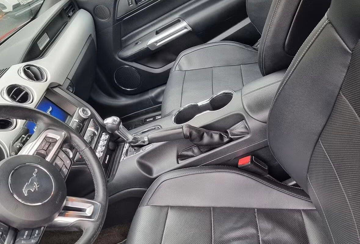 Used 2016 Ford Mustang Premium image 9