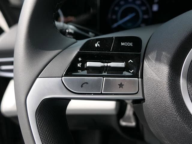 New 2025 Hyundai Elantra Limited FWD image 14